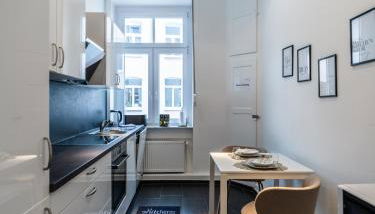 Hochwertige Altbauwohnung im modernen Stil in Wiesbaden - Küche - Terrasse - WLAN - Zentral - Foto 2