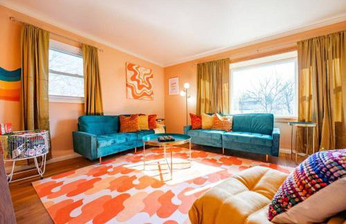 10mins to IUB: 4bd - Karaoke - Pickleball - Foto 1