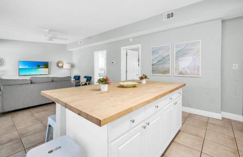 Two Homes, Private Pool, Game Room & Steps to the Beach - Foto 57