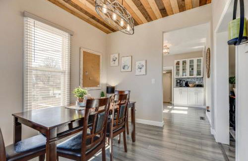 Soak n Stroll 2 State St Casino Firepit Dogs OK - Foto 13