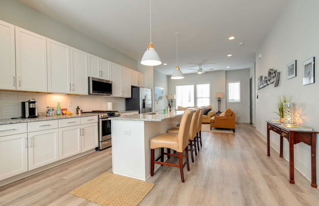 Spectacular Condo Rooftop Deck Great for Groups - Photo 6