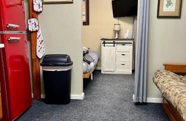 Casita with Swimming Pond & Sand Volleyball Access - Foto 6