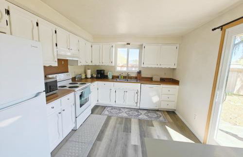 Cozy home, Walk to Lake, Food & Shops, EV Charger - Foto 9