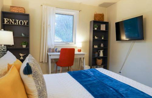 Charming Midtown Cottage Walkable & Cozy - Foto 11