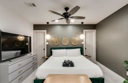 Tropical Oasis - Pool + Beach Volleyball + Firepit - Foto 17