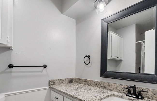 Spacious Retreat 8 Bedroom River - Photo 30