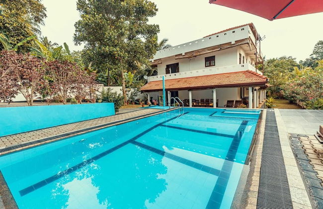 Villa Talpe Inviting 5 Bedrooms & Massage Pool - Photo 33