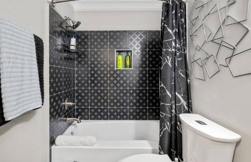 Fenced Yard, Swing Set Pawfect for Family and Dogs! - Foto 10