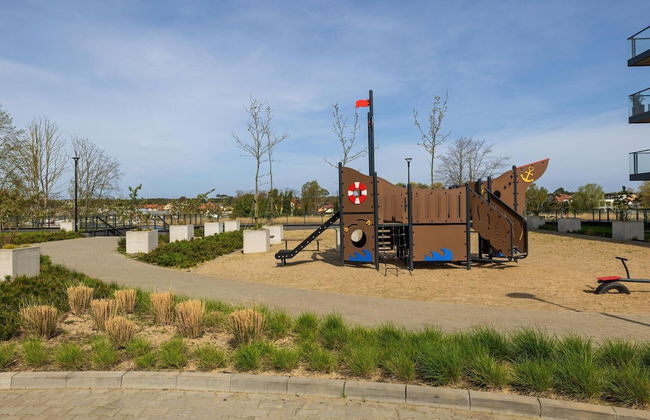 Apartment Overlooking the River, Pool, Dziwnow - Photo 19
