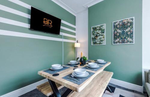 NEW! Modern 3-Bed House, Free Parking, Fast Wi-Fi & Easy Manchester Access - Foto 44