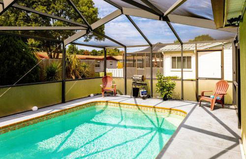 Marlin's Palm Oasis - Beach House, Amazing Pool, BBQ Area - Photo 10