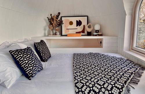 Y Caban - A Luxury Rural Retreat with Seaviews - Photo 9