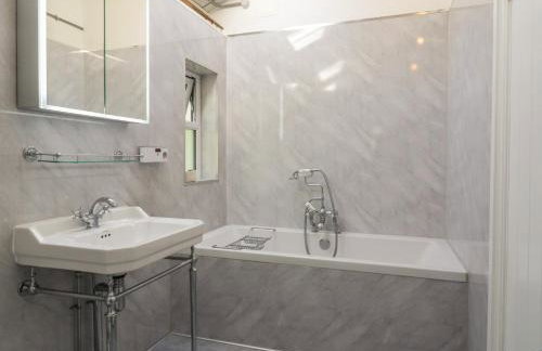 The Old Workshop - Photo 20