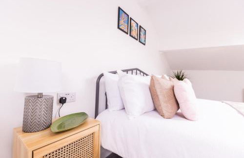 Hebden Bridge Haven - Stylish, Cosy, Canal Side, Pet Friendly - Photo 27