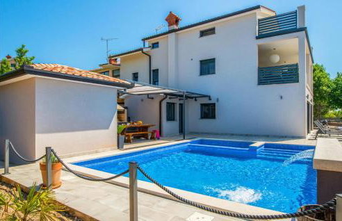 Villa with Swimming Pool, Outdoor Kitchen, Sauna, Hot Tub, Play Area, Sea View - Foto 22