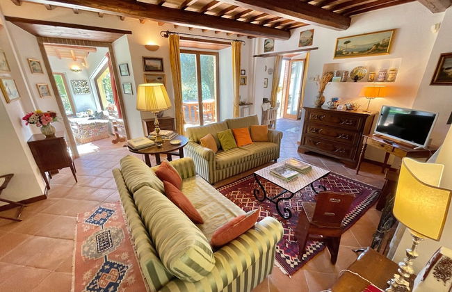 Luxurious Umbrian Retreat for 10 With Private Terrace and Pool - Photo 49