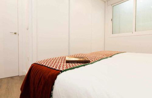 ISG Apartments Downtown family haven Free parking spot - Foto 17