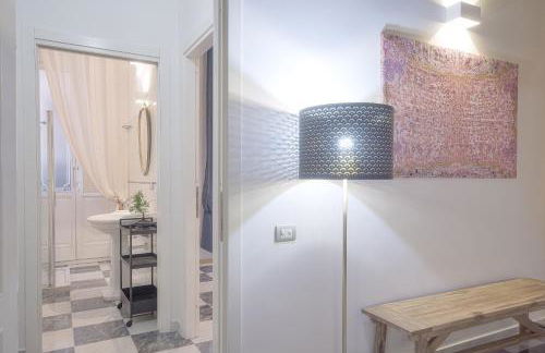 Right House - Characteristic Marina District - Photo 34