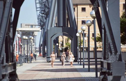 LUX 3BDR Riverside Duplex Mansionette By LCY & ExCeL I 20mins to Central London - Foto 32