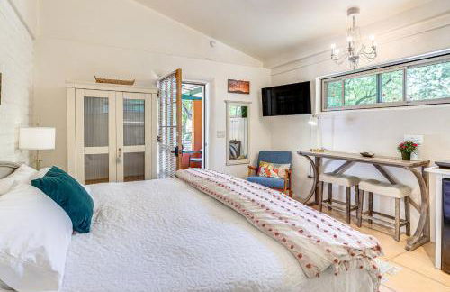 Casa Paloma Studio Artsy and Airy with Hot Tub Access - Foto 6