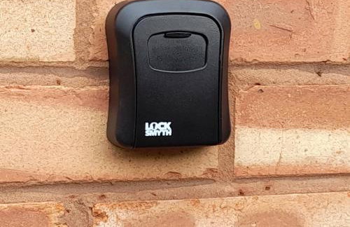 Cosy and Private with 55"TV and Dedicated Toilet Shower Space - Foto 34