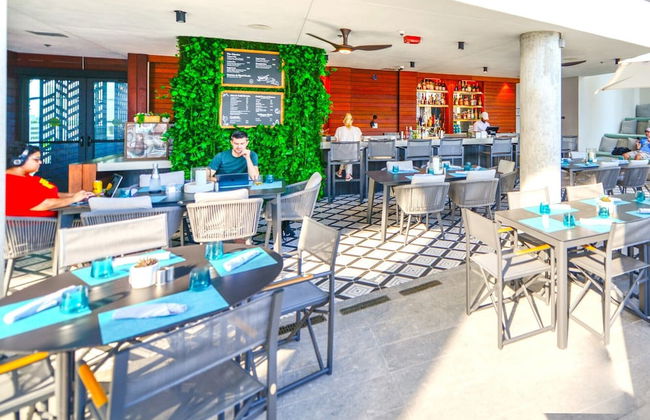 Luxurious Condo Downtown Miami Heart - Photo 52