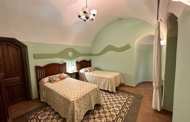 Cuevas la Granja - Foto 50