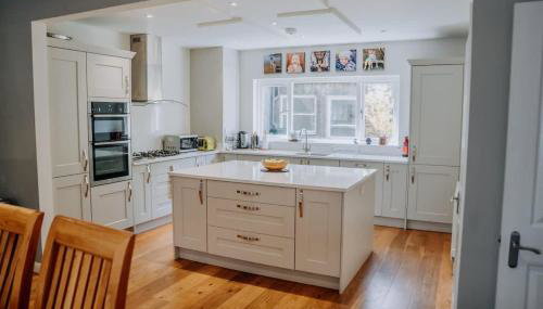 Charming St Davids Cottage with Cathedral Views - Foto 3