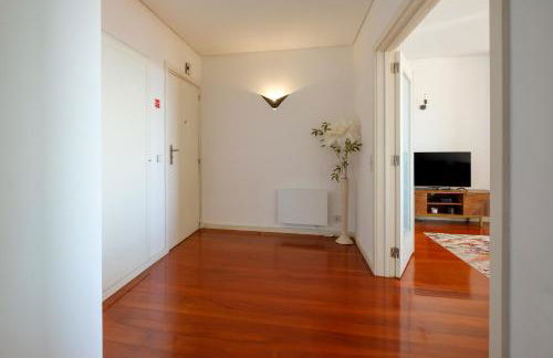 Skyview 2BR with Balcony and Garage - Foto 55