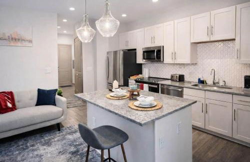 Gorgeous Luxury Lake View Suite | Gym & Pool - Foto 4