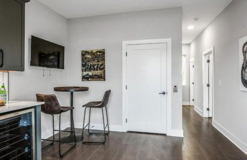 Stylish Nashville Home - Rooftop Deck - Hot Tub - Photo 24