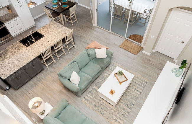 Mickey's Hide Away Screened-in Pool - Foto 17