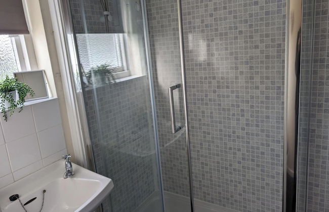 2 Bed Chalet - Sleeps 5 - Free Parking - Tv - Foto 10