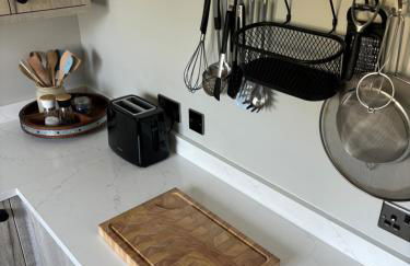 Redwing Retreat Bicester Village - Stylish Retreat Steps from the Shops - 2 Bed House with Garden and Parking - Foto 54