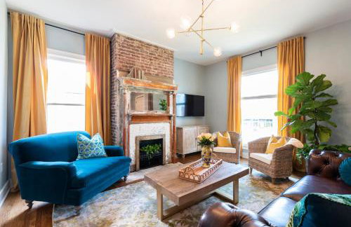 Bourbon Suites -Foodies -Bourbon -2 Living Rooms - Foto 1