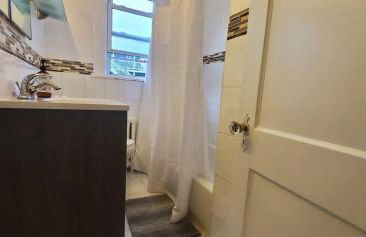 Bella room near downtown Train I-95 & beaches - Foto 51