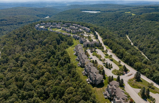 Seven Springs 2BR Loft Premium Condo, sleeps 11! by RedAwning - Foto 30