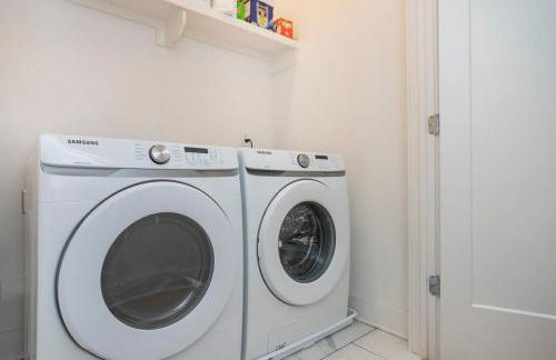 1 5 Miles to Broadway Rooftop Deck w City Views - Foto 31