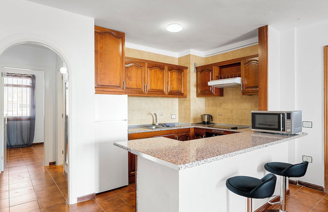 Paloma Beach Apartments - Photo 8