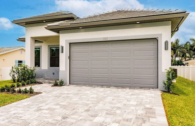 Luxurious Naples 4BR w Pool by Vanderbilt Beach - Photo 5