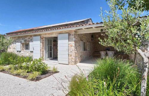 Villa Charlotte for 14 persons with 73m2 Pool in Central Istria - Daily Housekeeping & Breakfast Service - Foto 14