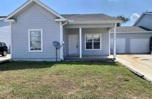 Beach Days, Nightlife Nights, East End of PCB - Foto 1