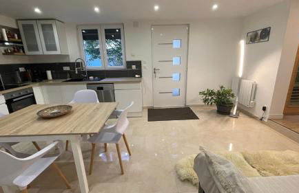 LE HAVRE D'ATHENA - Grand appart, jardin privé, abri vélos & accès rapide A61 - Foto 54