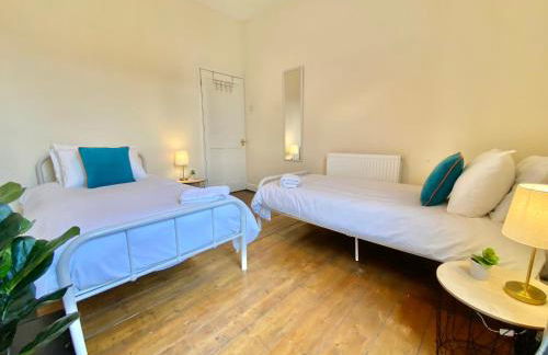 EasyRest House 1 Grantham - 6 Beds & Free Parking - Spacious & Comfy - Access to A1, Town Centre & Shops - Foto 9