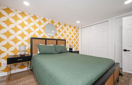 Chic 2-Bed Haven with Vibrant Décor in SE Atlanta - Foto 17