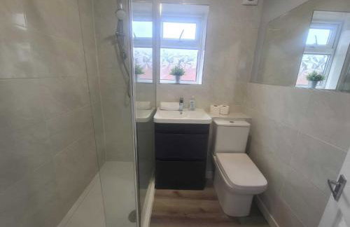 Homely 2 Bedroom Dudley - Foto 6