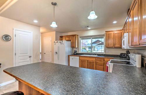 Grants Pass Home 1 Mi to Downtown and Rogue River! - Foto 11