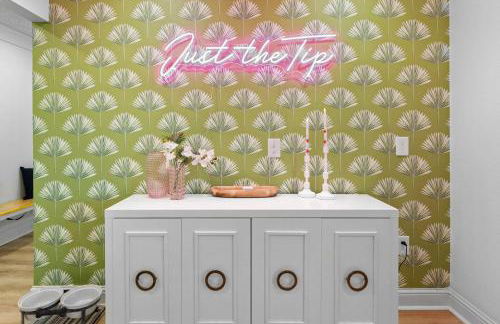 Mins to Casino & Beach Fire Pit Large Yard Decks - Foto 5