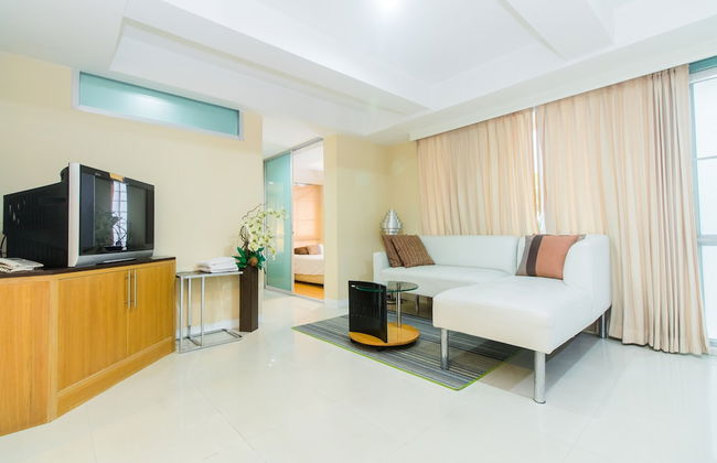 Silom convent garden - Photo 66