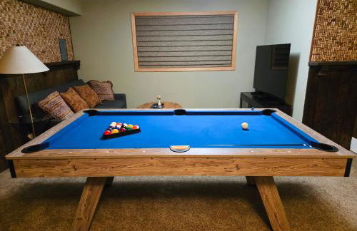 Chamberland retreat-Hot Tub, Pool Table, Movie & Ski - Photo 21
